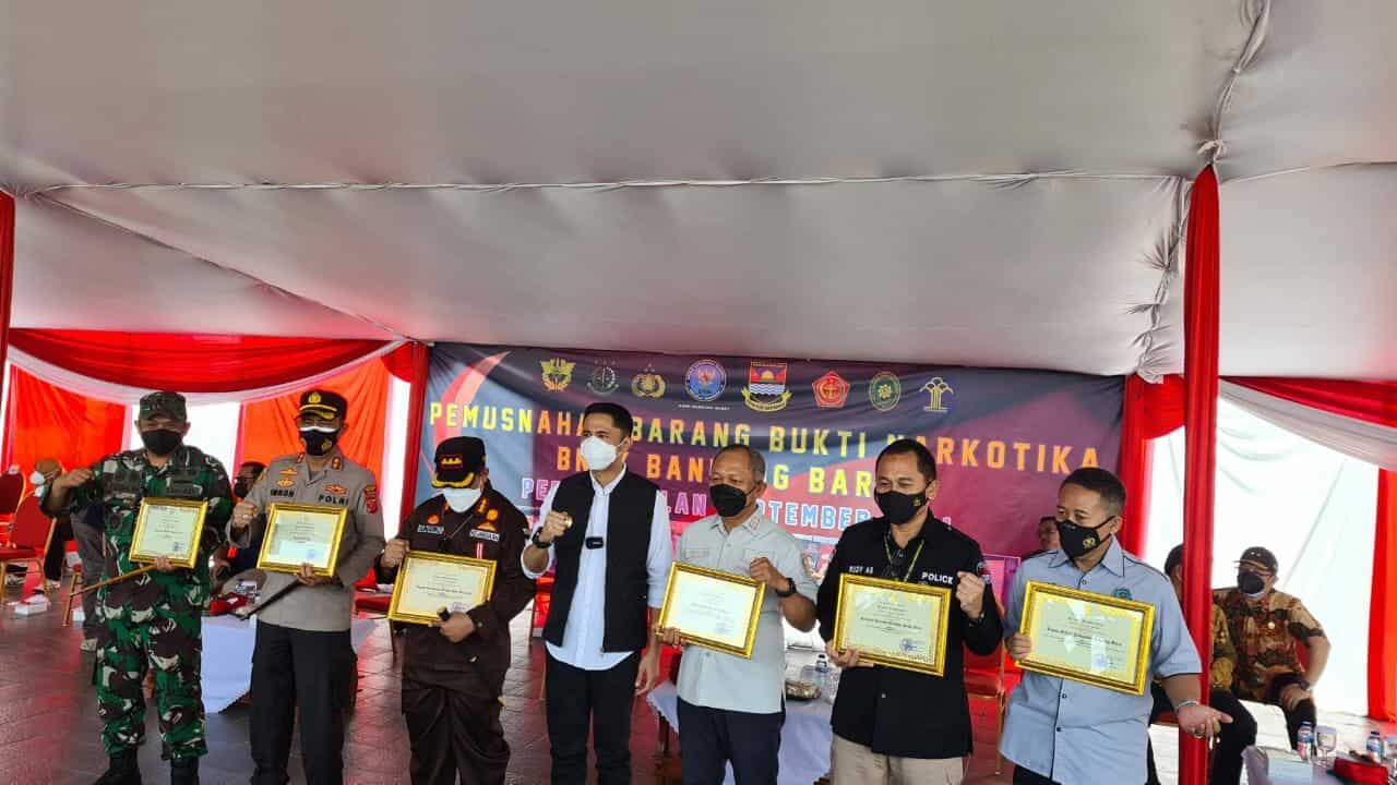 Pemusnahan Barang Bukti Narkotika Jenis Ganja Hasil Ungkap Kasus BNNP Jabar dan BNNK Bandung Barat