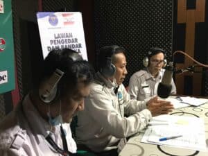 Informasi dan Edukasi Melalui Placement Radio Lokal/Daerah