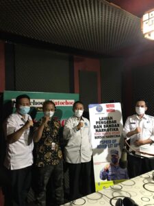 Informasi dan Edukasi Melalui Placement Radio Lokal/Daerah