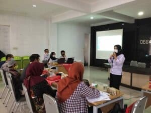 BIMBINGAN TEKNIS PETUGAS INTERVENSI BERBASIS MASYARAKAT DESA CIGUGUR GIRANG