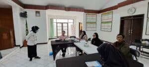 Bimbingan Teknis Petugas Intervensi Berbasis Masyarakat Di Desa Kayuambon