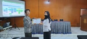 Bimbingan Teknis Petugas Intervensi Berbasis Masyarakat Di Desa Kayuambon