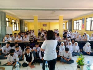 Sosialisasi Bahaya Penyalahgunaan Narkoba di SMP Umi Kulsum Banjaran