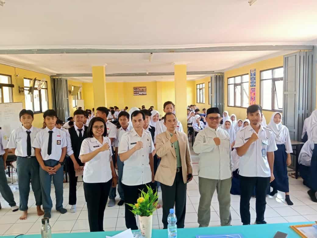 Sosialisasi Bahaya Penyalahgunaan Narkoba di SMP Umi Kulsum Banjaran Sosialisasi Bahaya Penyalahgunaan Narkoba di SMP Umi Kulsum Banjaran
