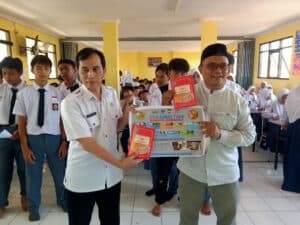 Sosialisasi Bahaya Penyalahgunaan Narkoba di SMP Umi Kulsum Banjaran